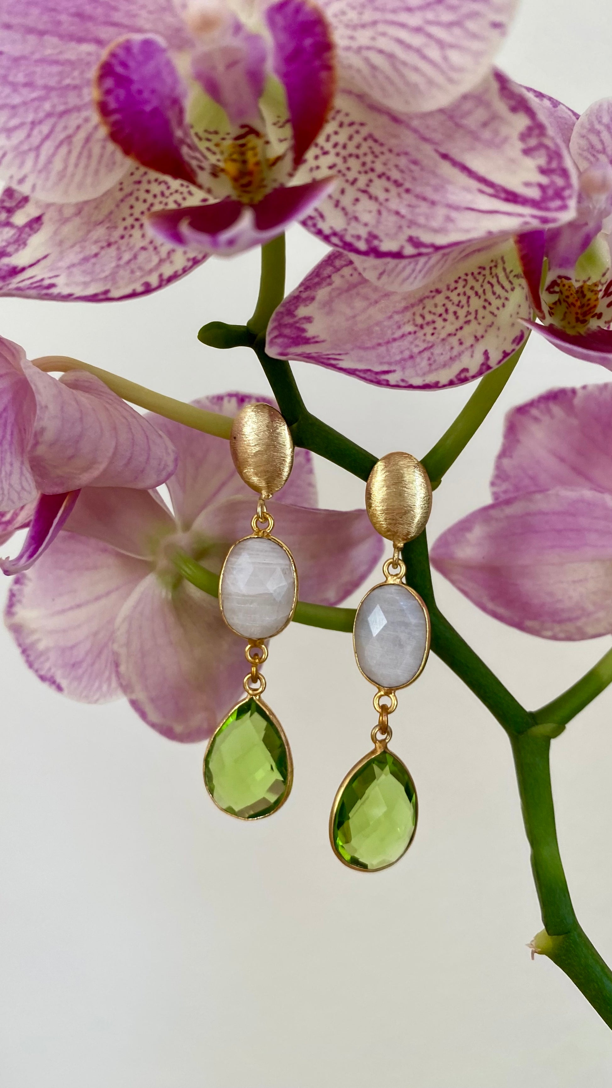 Edelstein Ohrringe in Gold mit Mondstein und Prasiolith