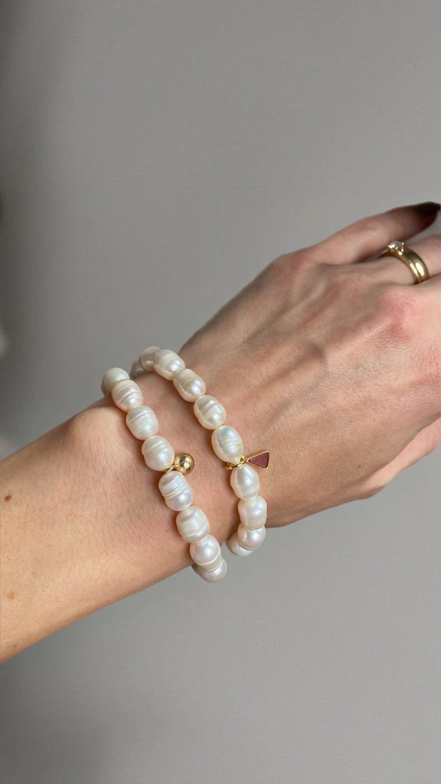 Jie - Perlenarmband mit Anhänger