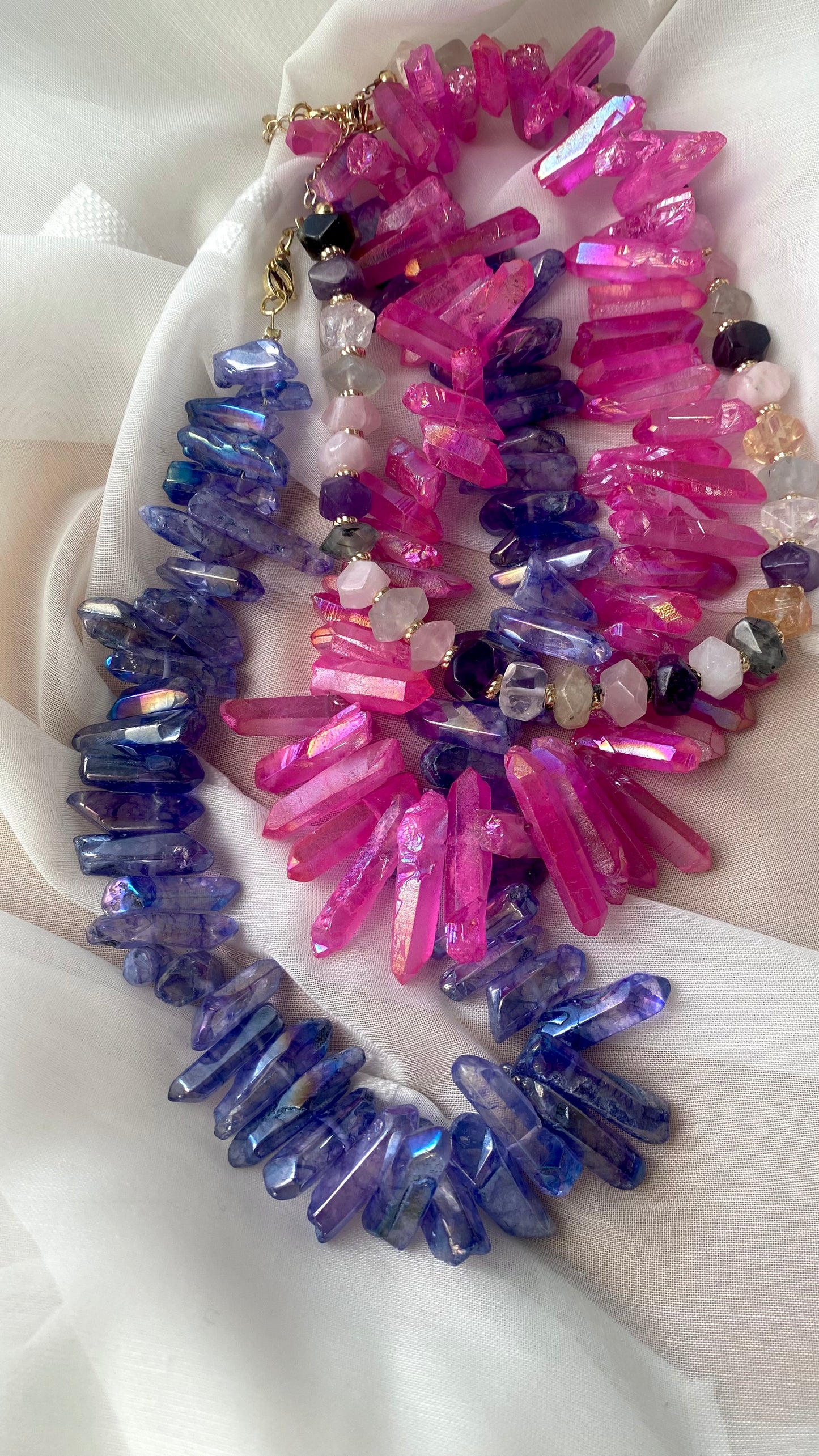 Kristallkette in Blau & Lila