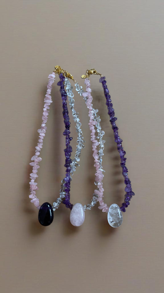 Das Goldene Dreiecke | Amethyst, Bergkristall, Rosenquarz Halskette