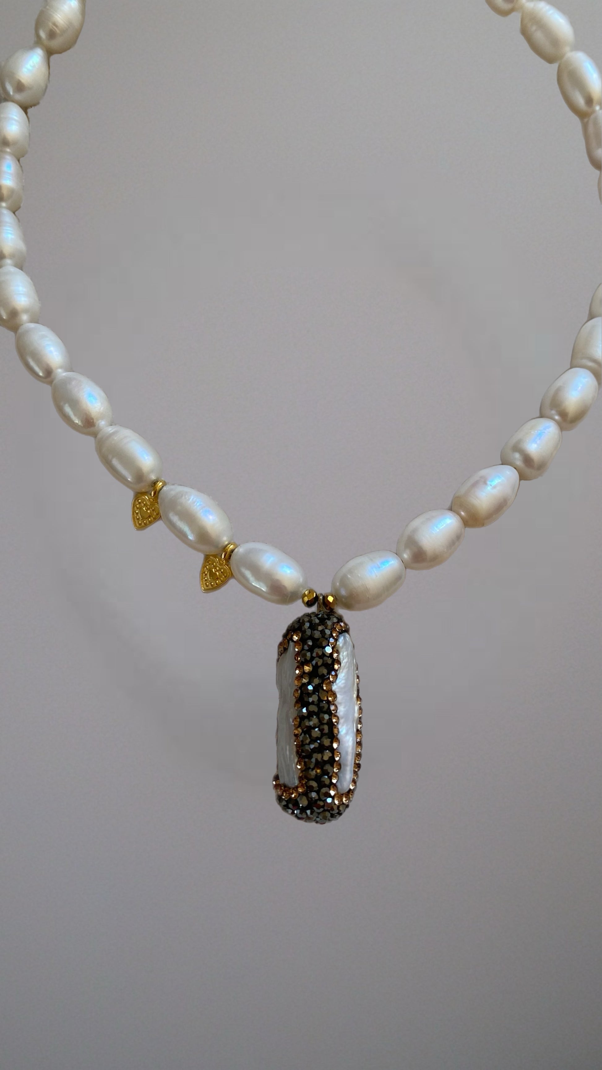 Klassischer Schmuck Perlenkette mit Anhänger Kristall